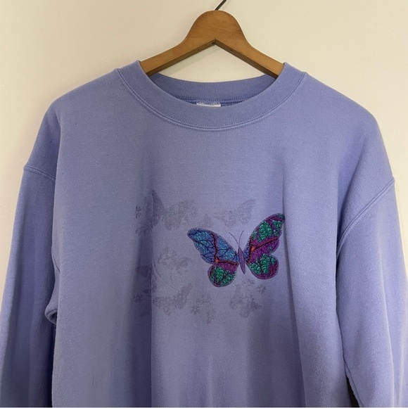 Vintage Women's Purple Crewneck Embroidered Butterfly Pullover Sweatshirt - Picture 2 of 6